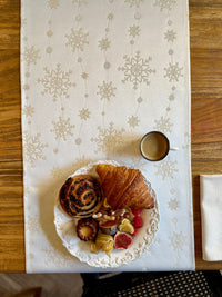 Christmas Table Runner, different sizes | Golden Snowfall